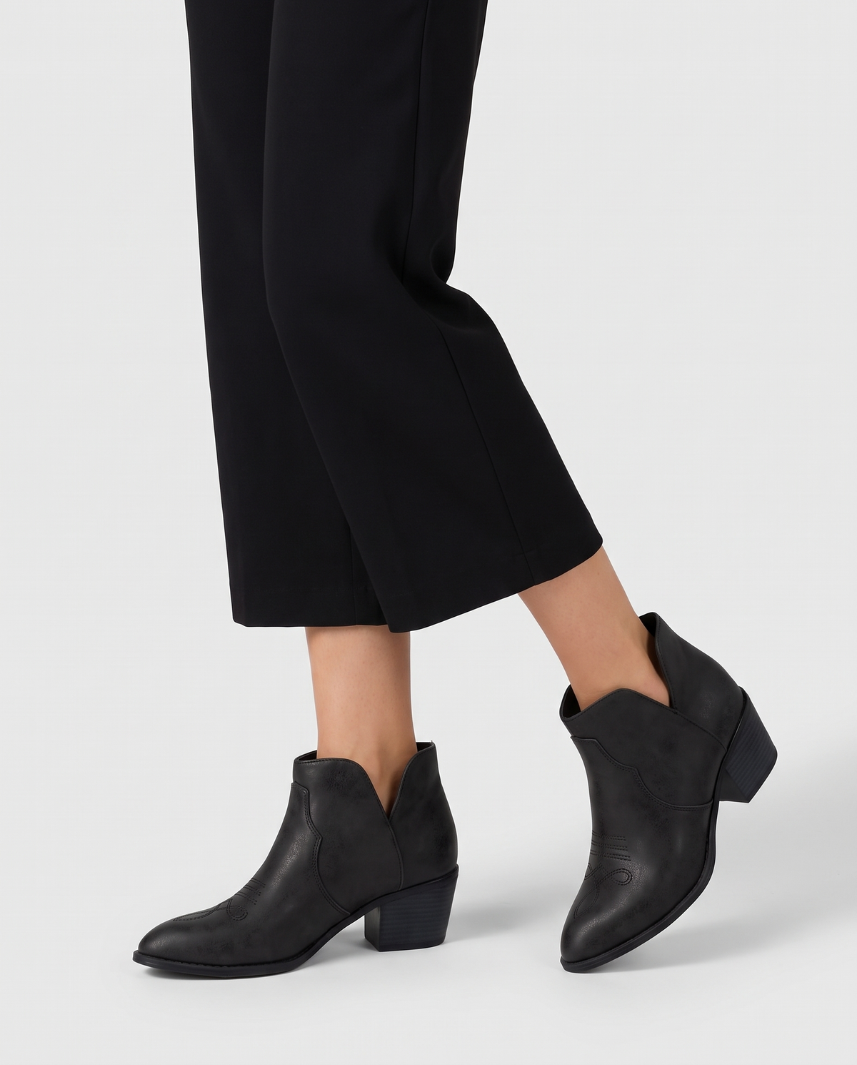 Elspeth Women's Western Heeled Ankle Boots - Black