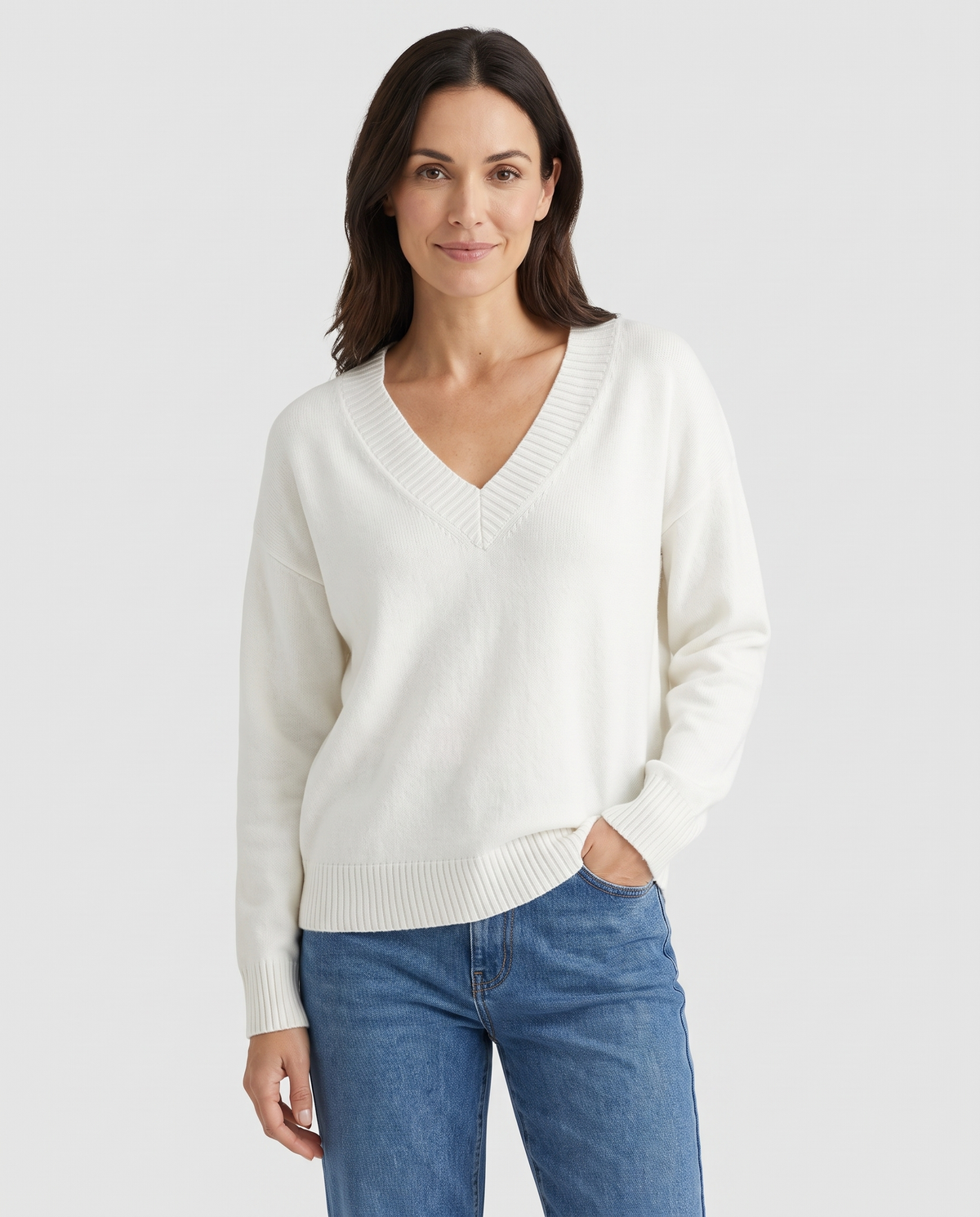 Phoebe Women's Knitted Jumper in White